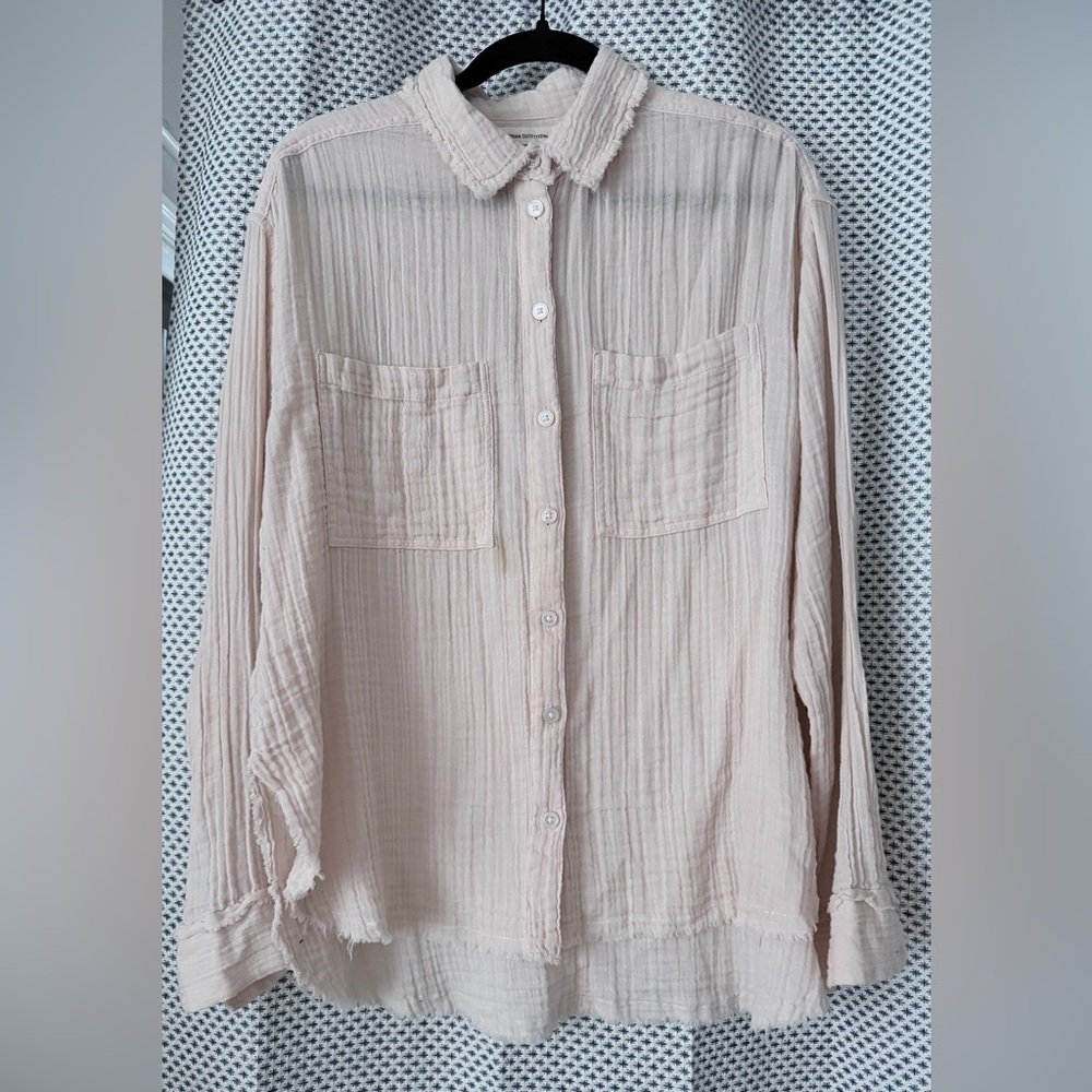 Urban Outfitters Women’s Pink Gauzy Frayed Detail Button Shirt Blouse size M